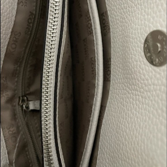 Handbag - Picture 4 of 8